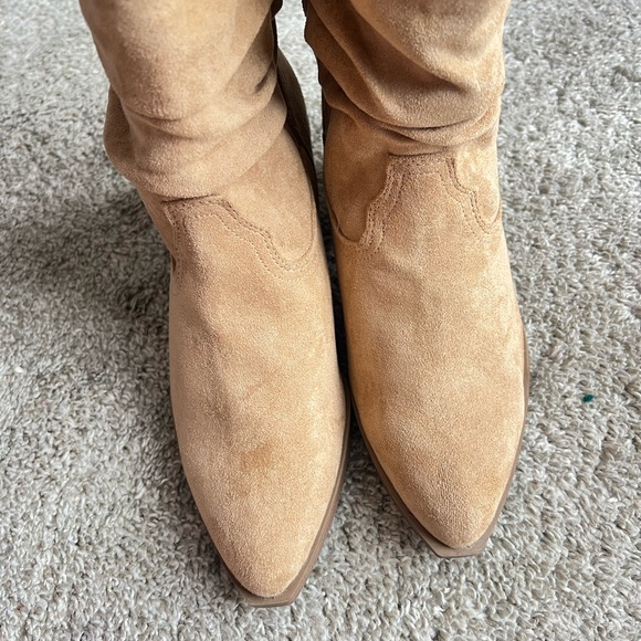 New without tags. Time and Tru Tan Heeled Boots. Size 9 - Picture 4 of 6